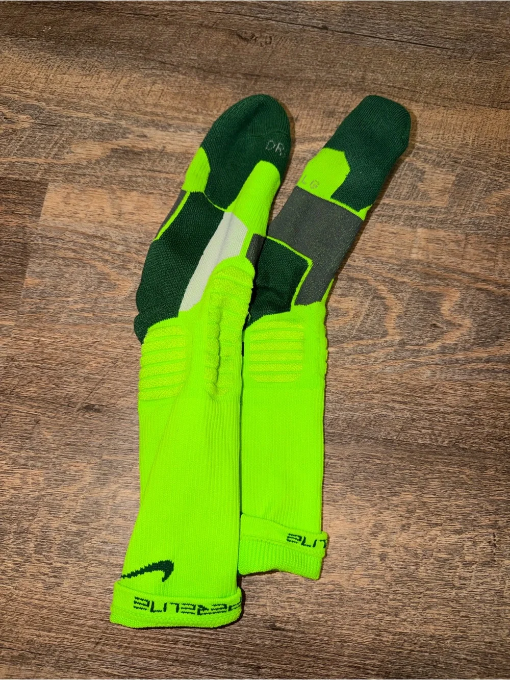 Nike Neon Green & Dark Green Athletic Crew Socks 🩶🤍💚
